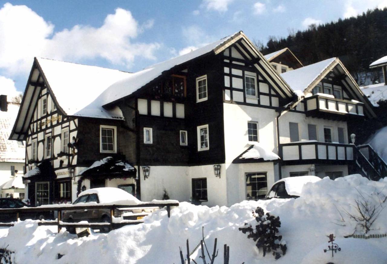 Hotel-Restaurant Zum Dorfkrug Winterberg Exterior foto